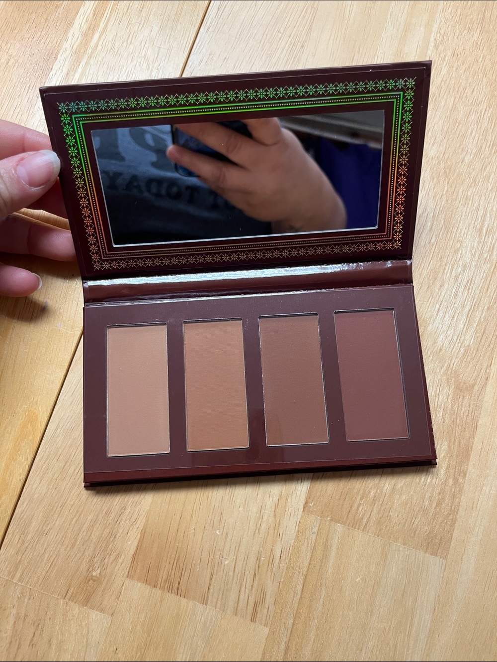 Mixed Eyeshadow Palette Lot with Red, Brown, Gold, White Palettes - Picture 12 of 13
